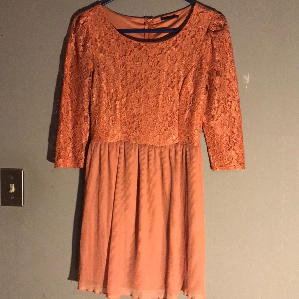 Adorable ballet pink lace dress. 3/4 sleeve. 💖